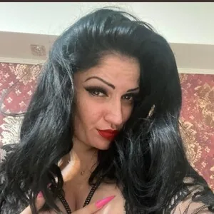 Cruella__, 109yo cam performer