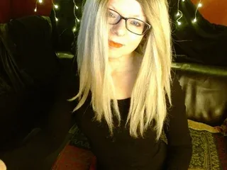 JustineFetish, 42yo cam performer